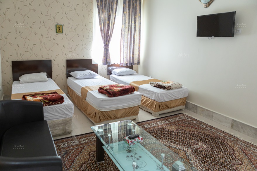 اتاق سه تخته هتل شهریار مشهد